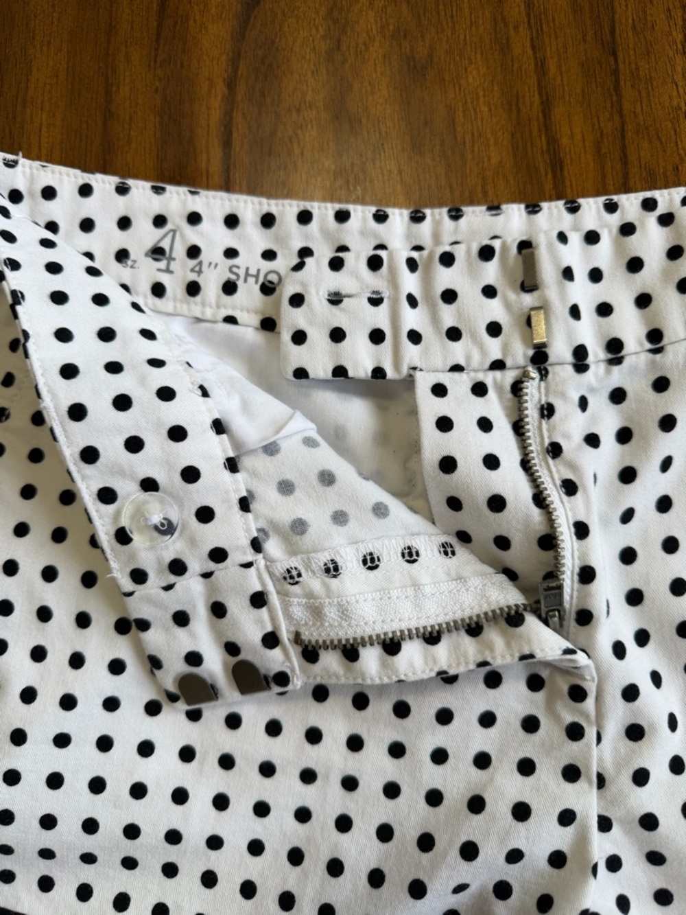 LOFT White Shorts with Black Polka Dot Border slash pockets - Picture 4 of 7